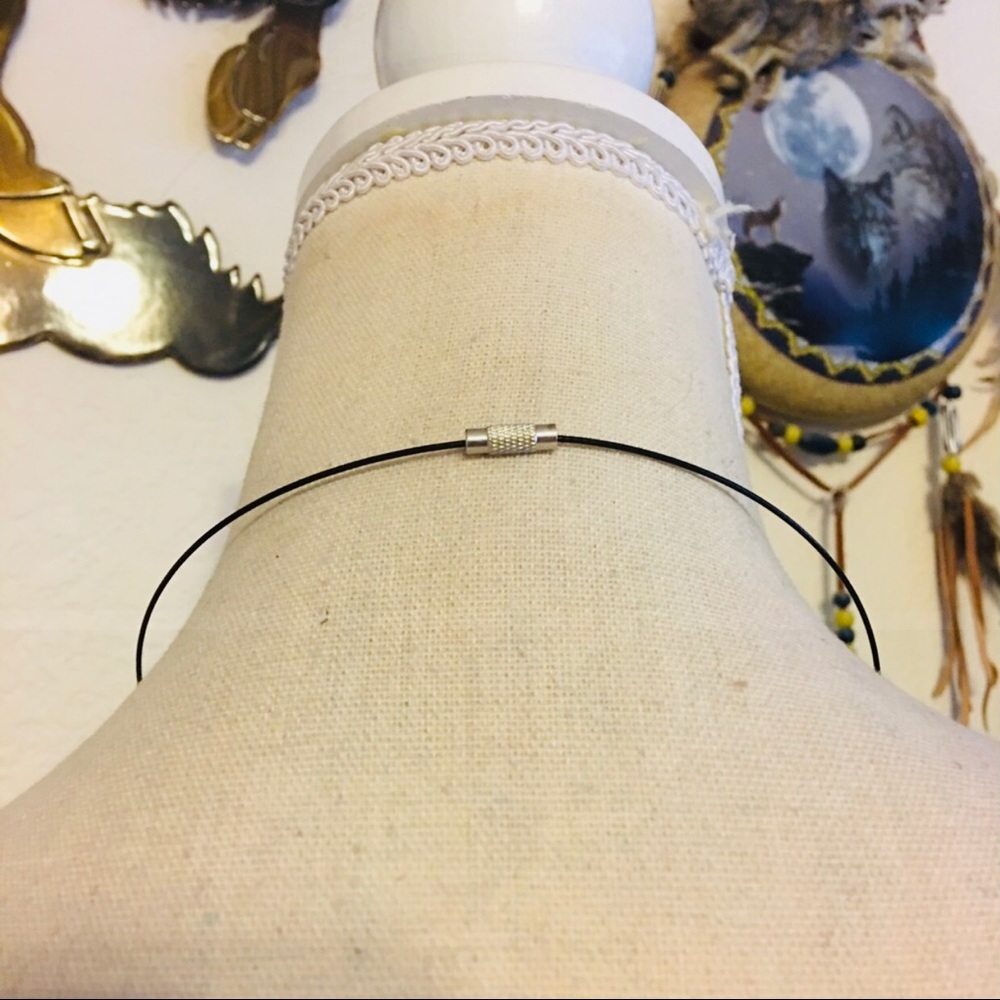 Hamsa hand positive intention pendant on cord - Picture 5 of 8